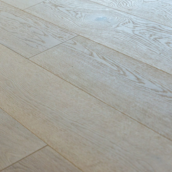 Pavimentazioni in parquet e piastrelle