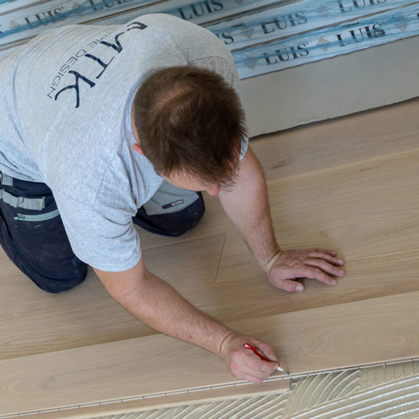Pavimentazioni in parquet e piastrelle