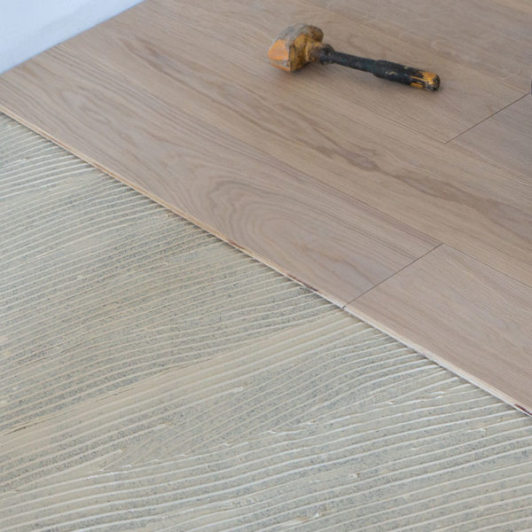 Pavimentazioni in parquet e piastrelle