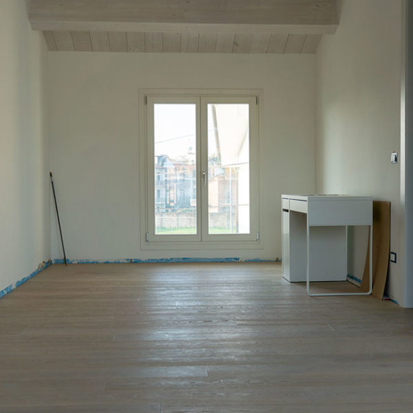 Pavimentazioni in parquet e piastrelle